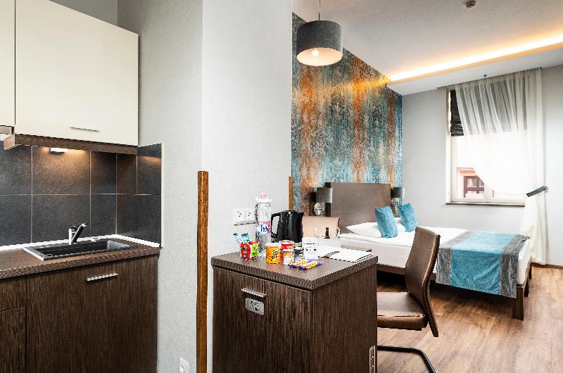 Opera Garden & Apartments Hotel - Oda