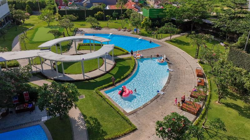Aston Cirebon Hotel & Convention Center - Havuz