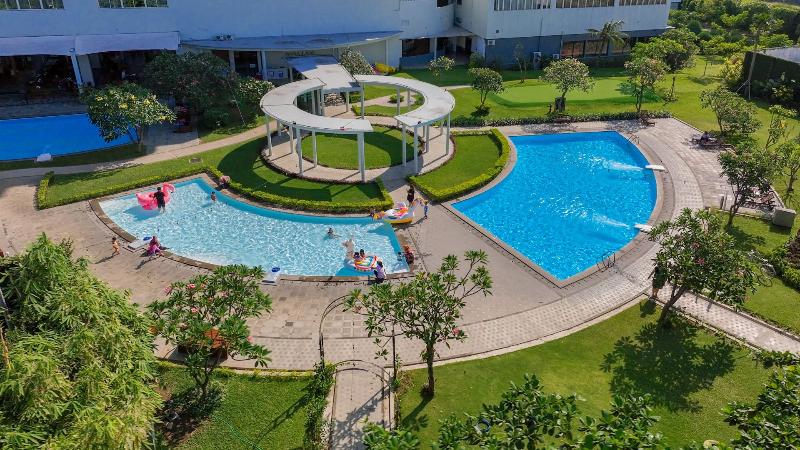Aston Cirebon Hotel & Convention Center - Havuz