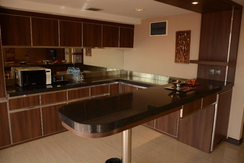 Ramada by Wyndham Bali Sunset Road Kuta - Oda