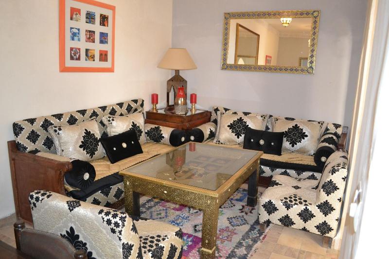 Riad Bayti - Lobi