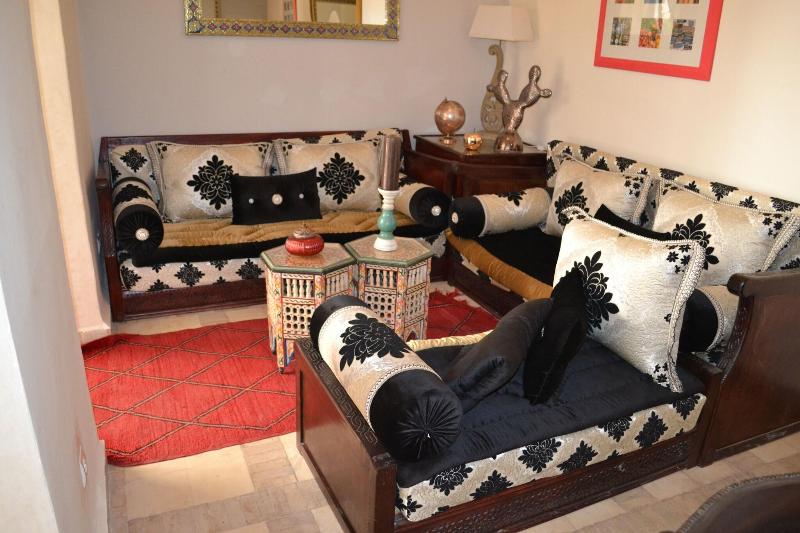 Riad Bayti - Lobi