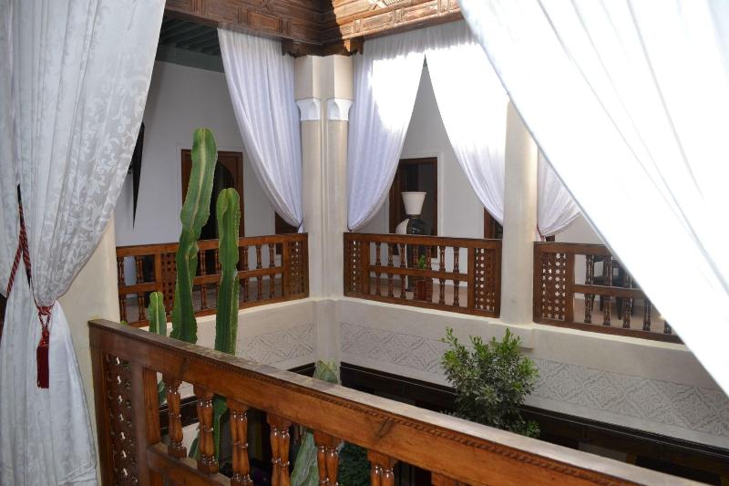 Riad Bayti - Lobi