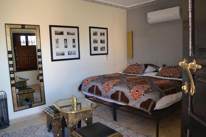 Riad Bayti - Oda