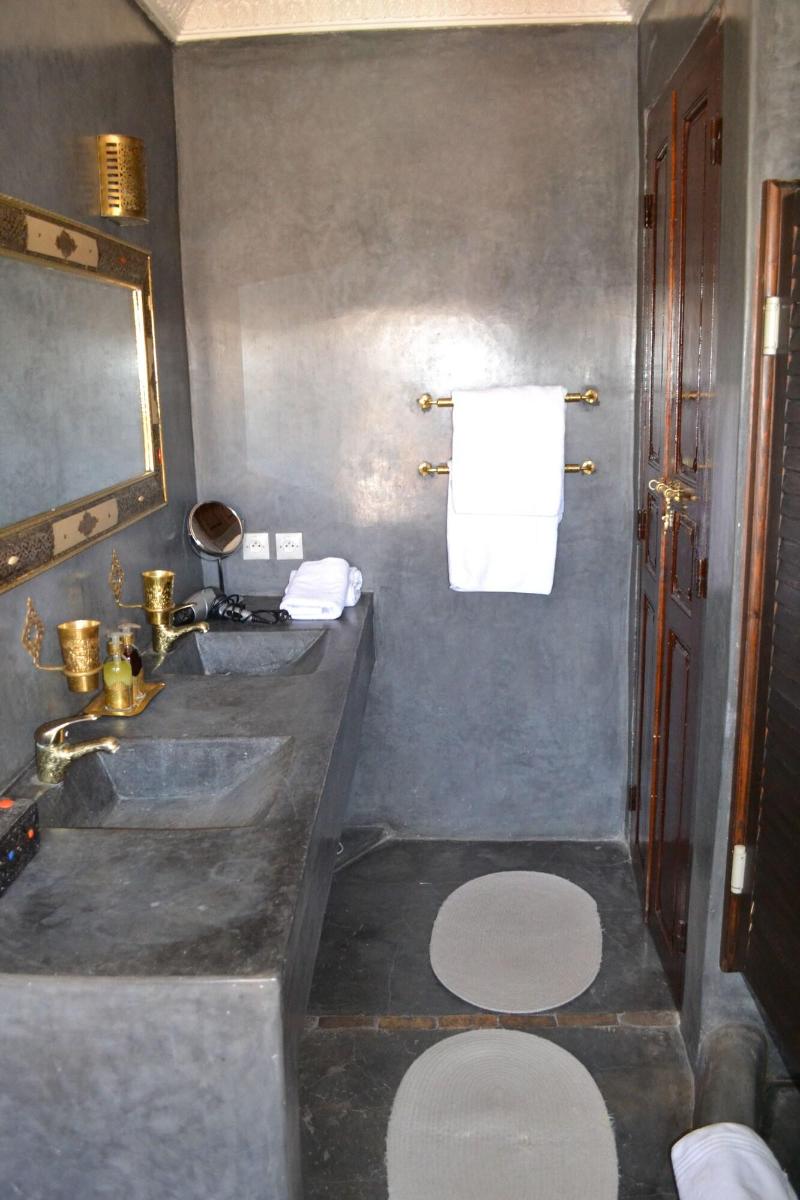 Riad Bayti - Oda