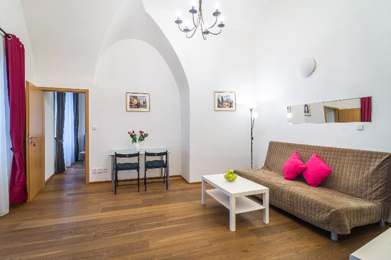 Royal Road Residence - Oda