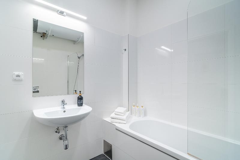 Royal Road Residence - Oda