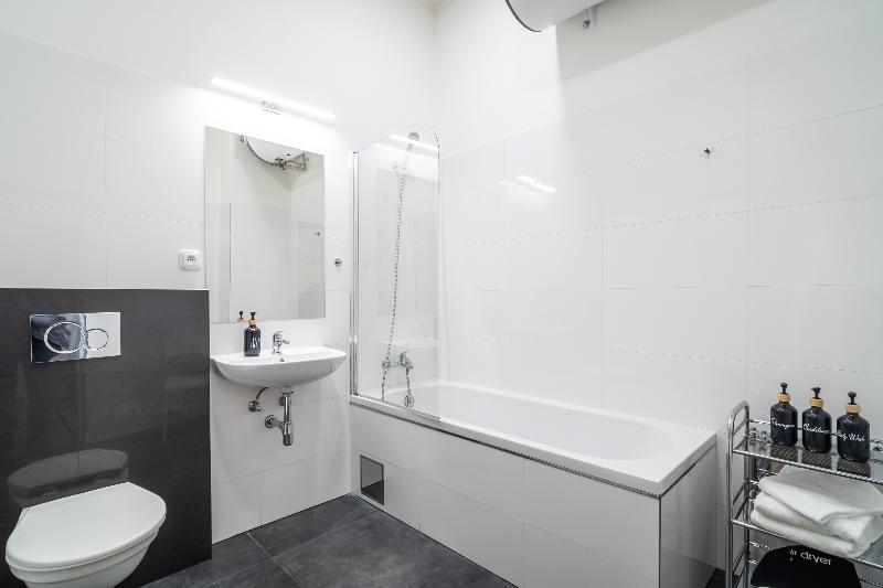 Royal Road Residence - Oda
