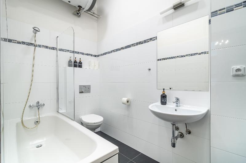 Royal Road Residence - Oda