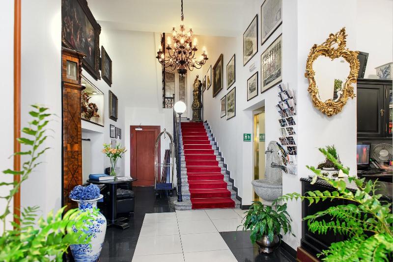 Salvator Hotel - Lobi