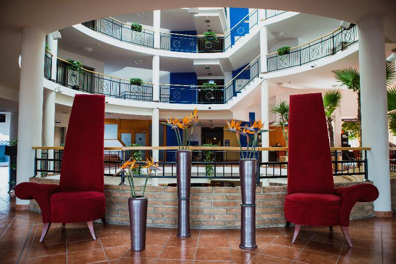Lotus Therme Hotel & Spa - Lobi