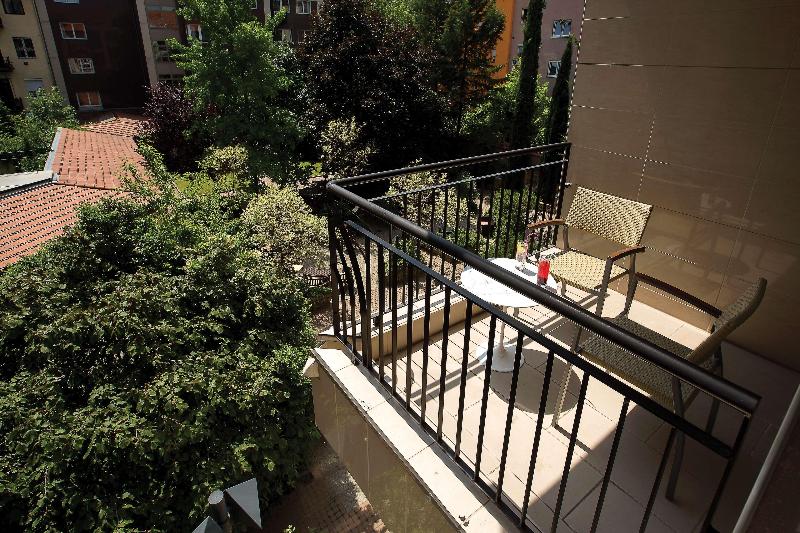 Adina Apartment Hotel Budapest - Oda