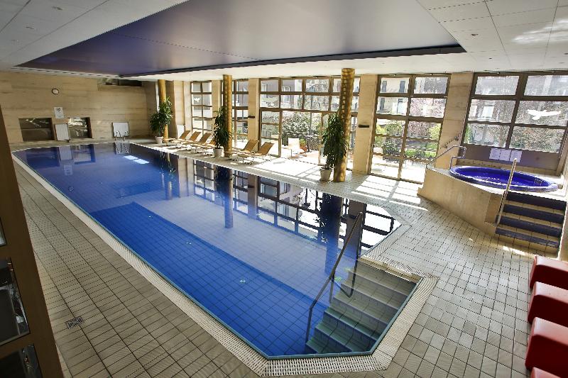 Adina Apartment Hotel Budapest - Havuz