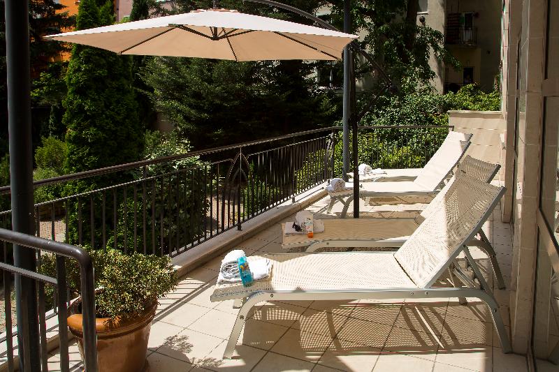 Adina Apartment Hotel Budapest - Havuz