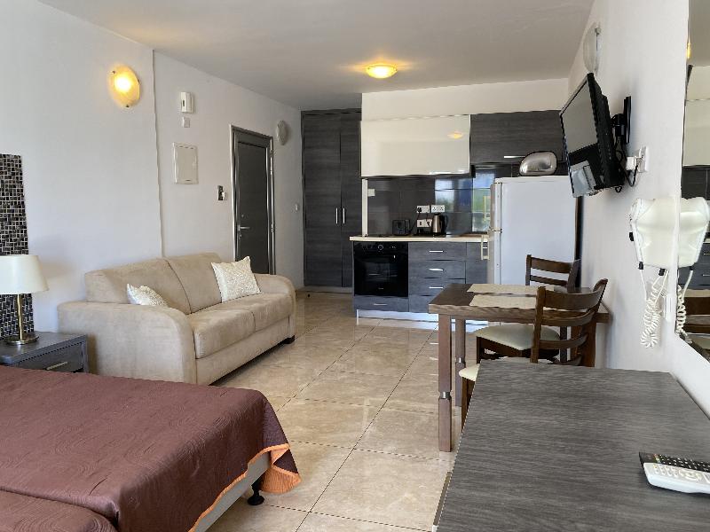 Alexia Hotel Apartments - Oda
