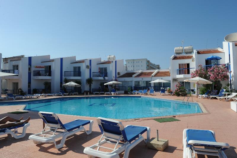 Alexia Hotel Apartments - Havuz