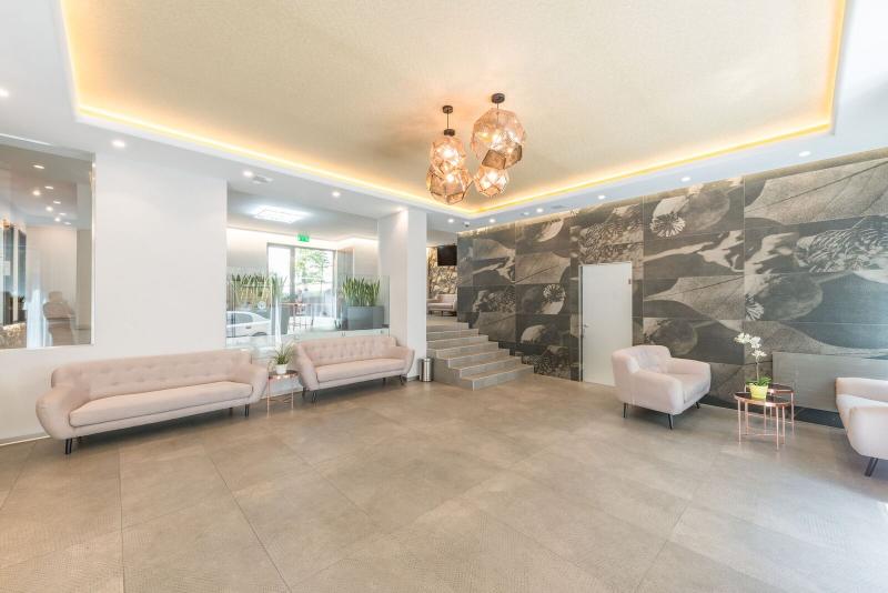 Corvin Plaza Apartments & Suites - Lobi