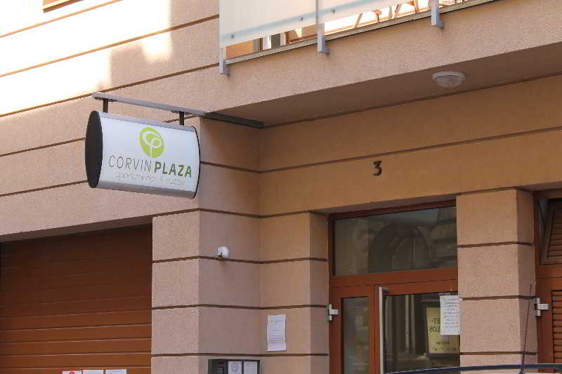 Corvin Plaza Apartments & Suites - Genel