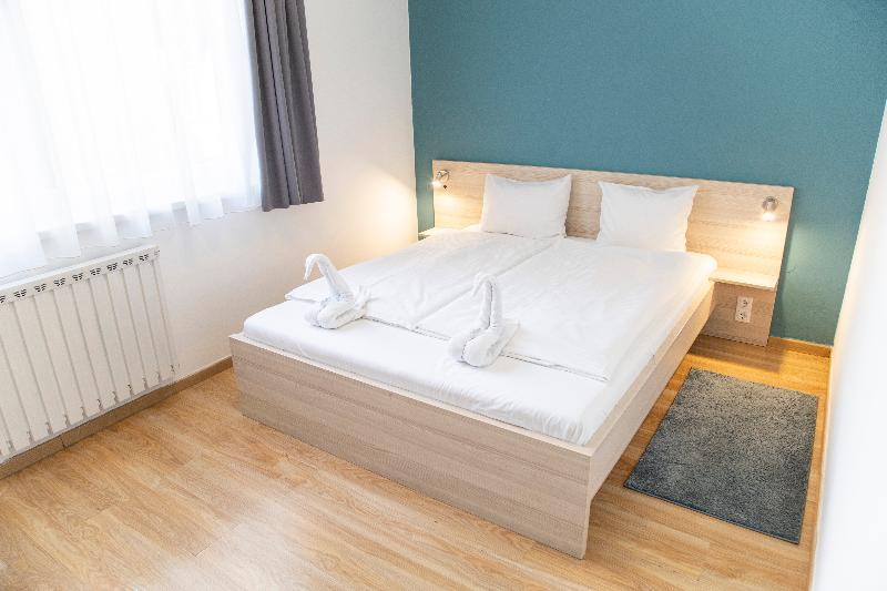 Corvin Plaza Apartments & Suites - Oda