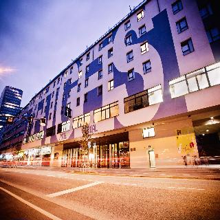 Zeitgeist Vienna Hauptbahnhof fotoÄŸrafÄ±