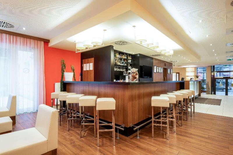 City Hotel Budapest - Lobi