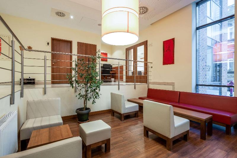 City Hotel Budapest - Lobi