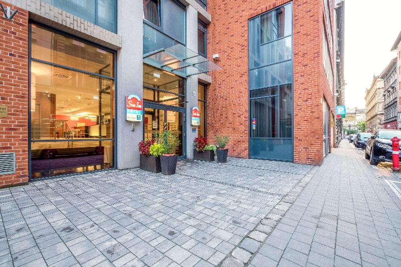 City Hotel Budapest - Genel