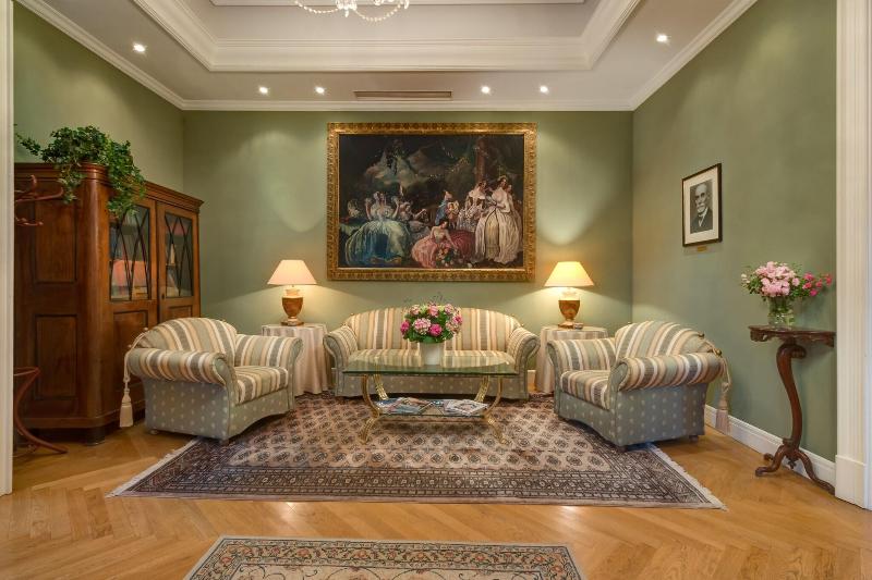 Grof Degenfeld Castle Hotel - Oda