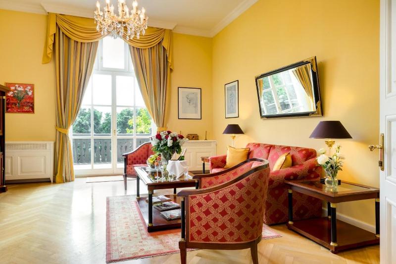 Grof Degenfeld Castle Hotel - Oda