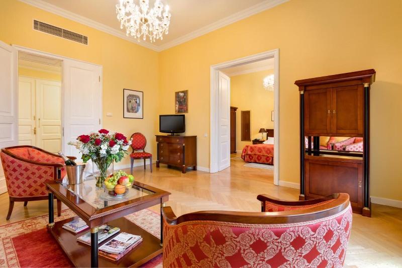 Grof Degenfeld Castle Hotel - Oda