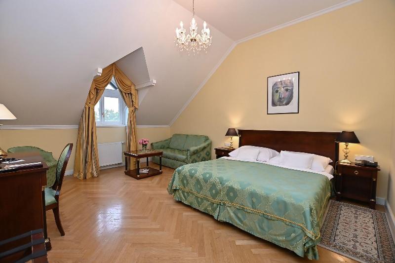 Grof Degenfeld Castle Hotel - Oda