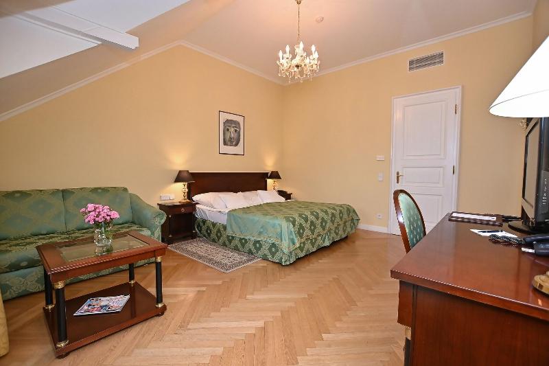 Grof Degenfeld Castle Hotel - Oda