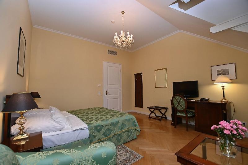 Grof Degenfeld Castle Hotel - Oda