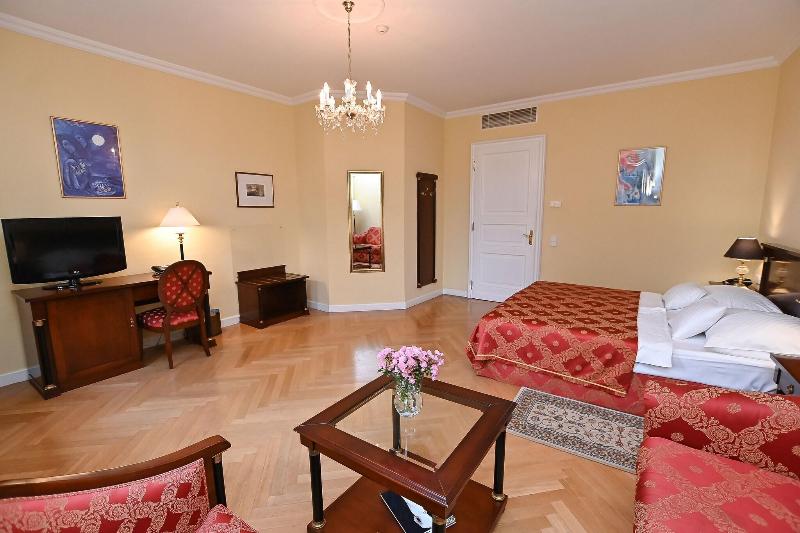 Grof Degenfeld Castle Hotel - Oda
