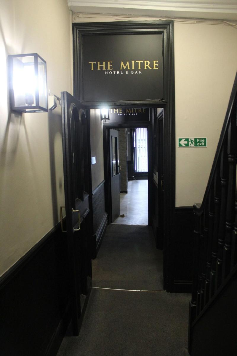 The Mitre Hotel - Lobi