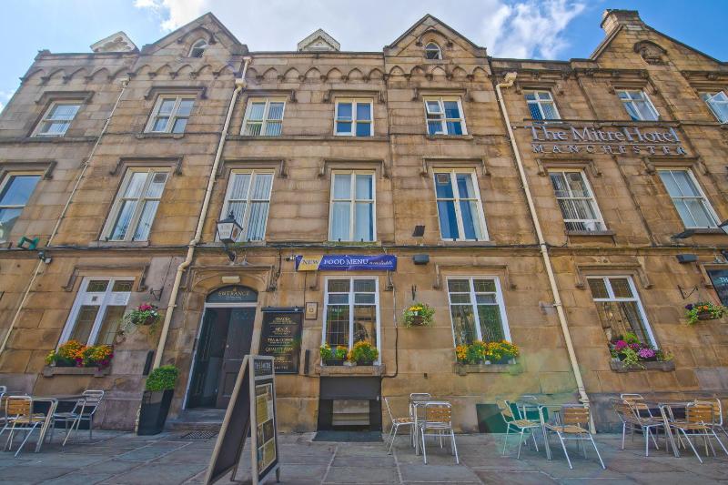 The Mitre Hotel - Genel