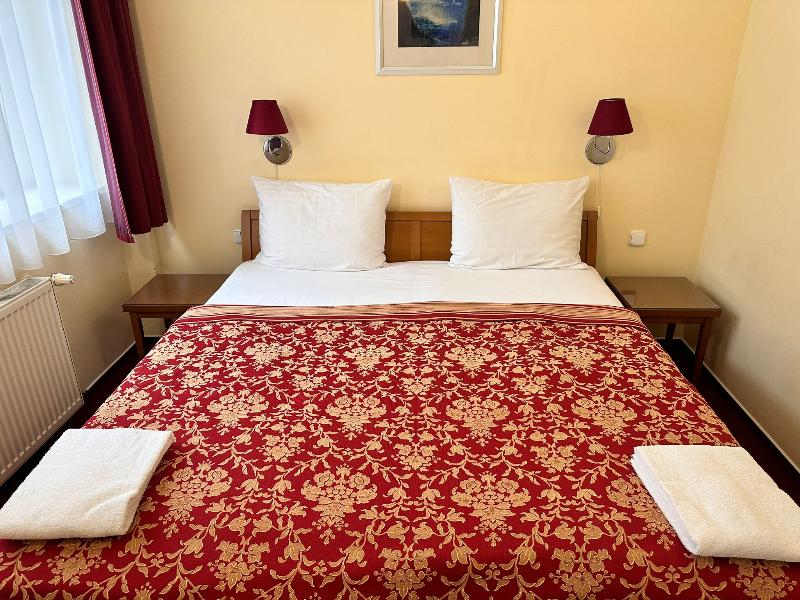 Cloister Inn - Oda