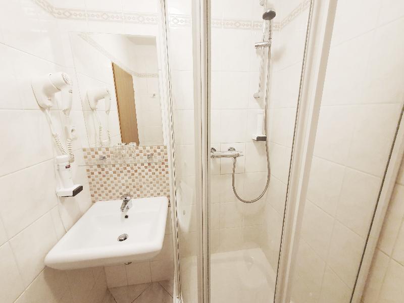 Hotel Relax Inn - Oda