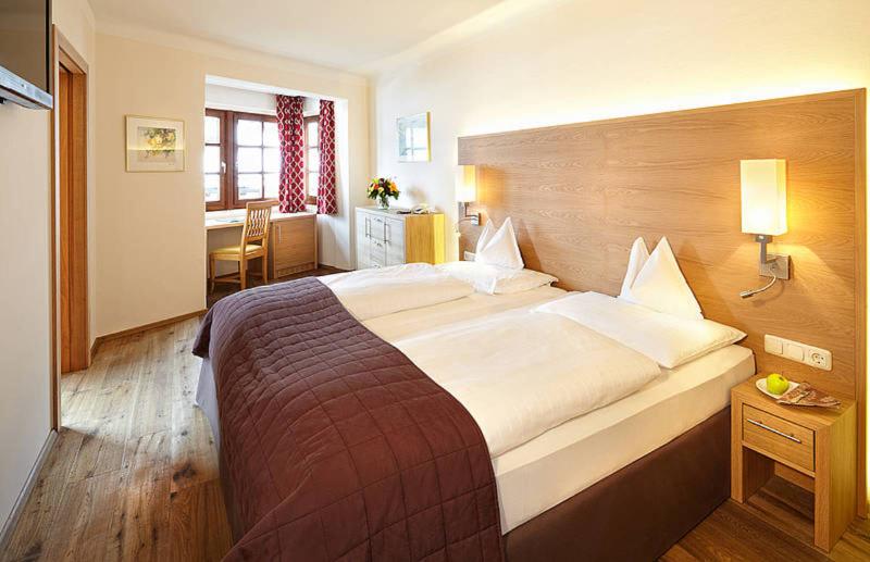 Hotel Zum Hirschen - Genel
