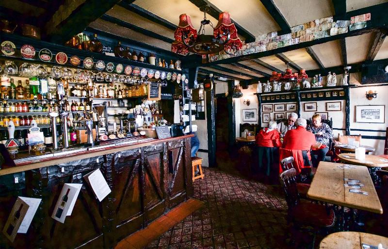 Black Boy Inn - Bar