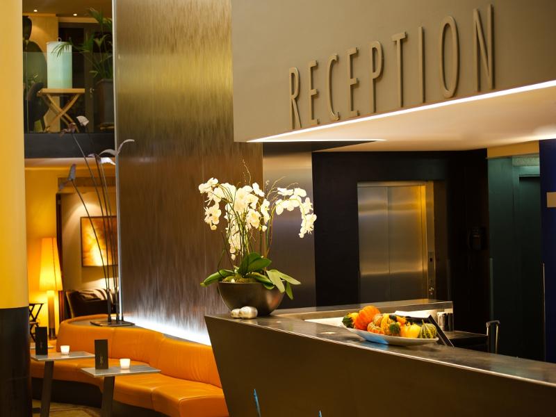 Central Plaza Hotel - Lobi