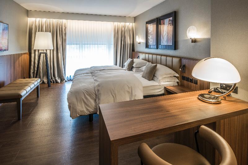 Central Plaza Hotel - Oda