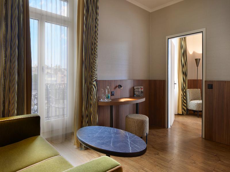 Central Plaza Hotel - Oda
