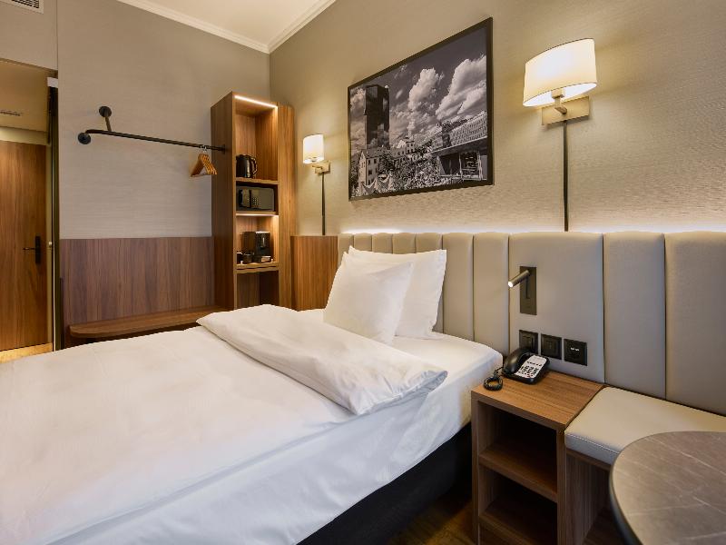 Central Plaza Hotel - Oda