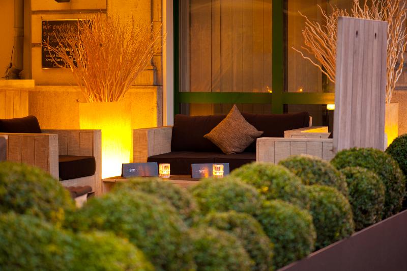 Central Plaza Hotel - Teras
