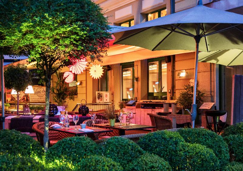 Central Plaza Hotel - Teras
