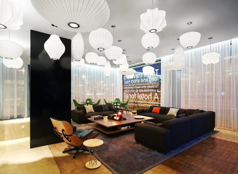 citizenM Schiphol Airport hotel - Lobi