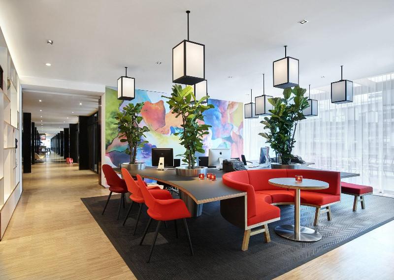 citizenM Schiphol Airport hotel - Lobi