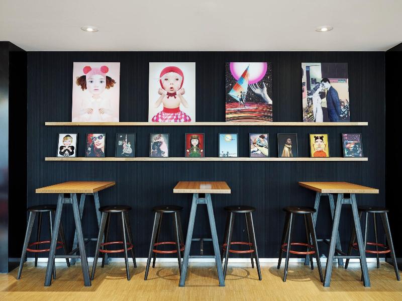citizenM Schiphol Airport hotel - Lobi