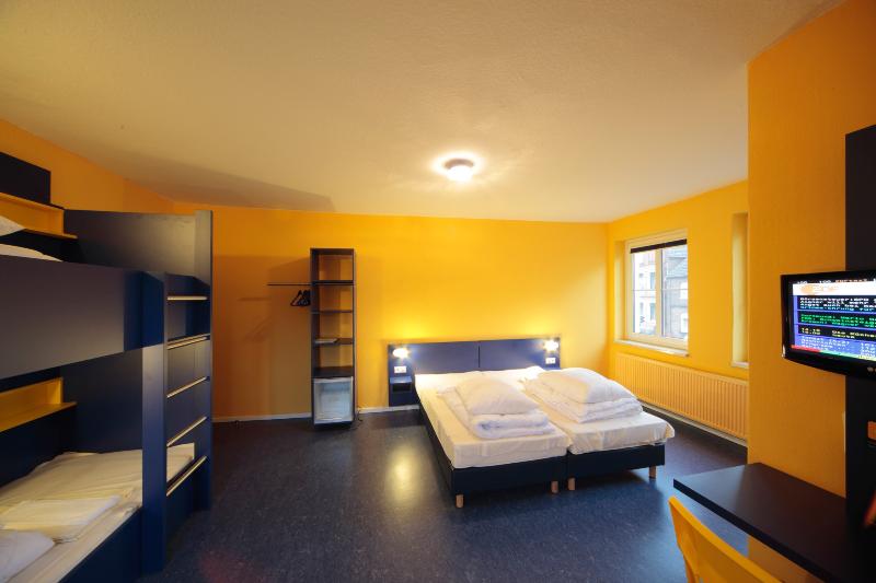 Bed'nBudget Expo-Hostel Dorms - Oda